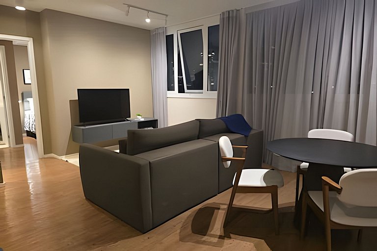 Loft Confortável - próx. Consulado EUA + EzTower!