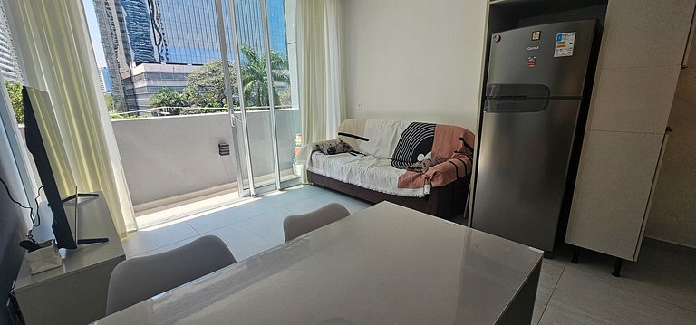 Studio com Terraço + Máq. Lavar | Consulado EUA!