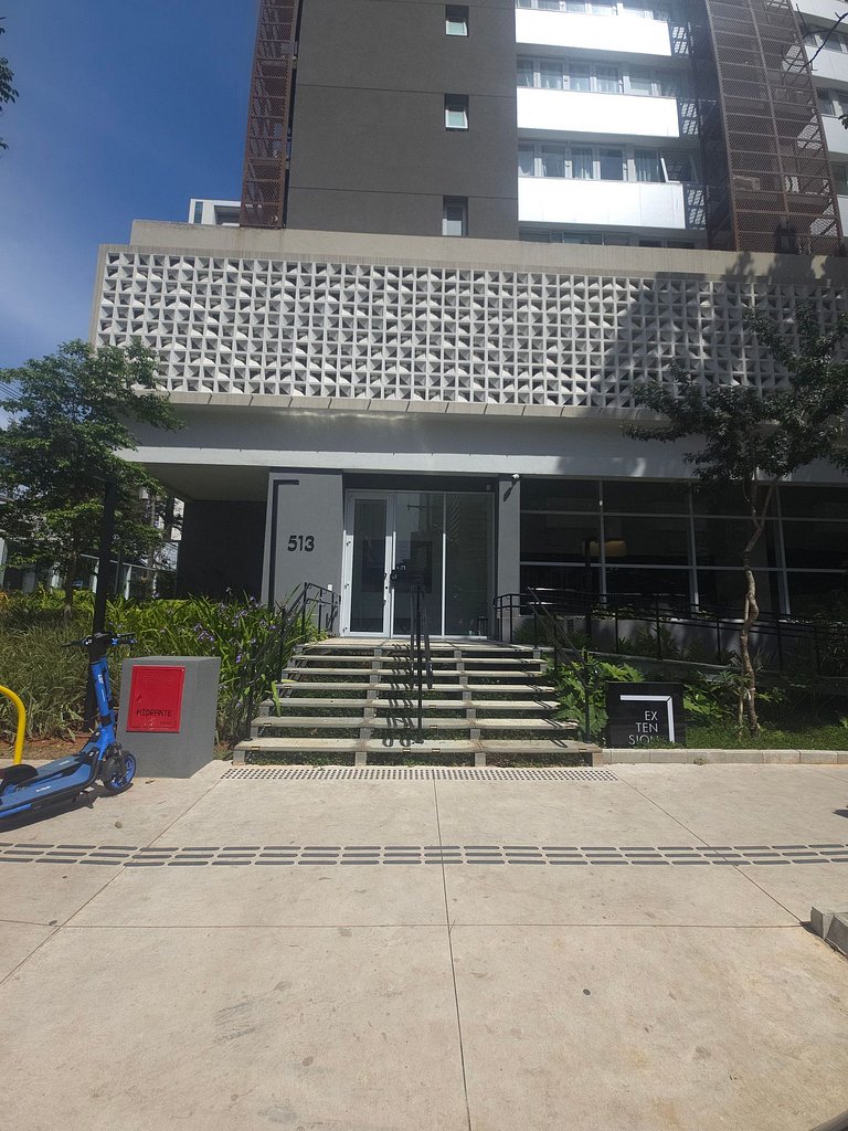 Studio com Terraço + Máq. Lavar | Consulado EUA!