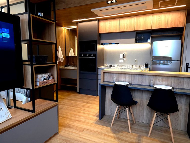 Studio Novo + 1 Vaga - Shop. Morumbi