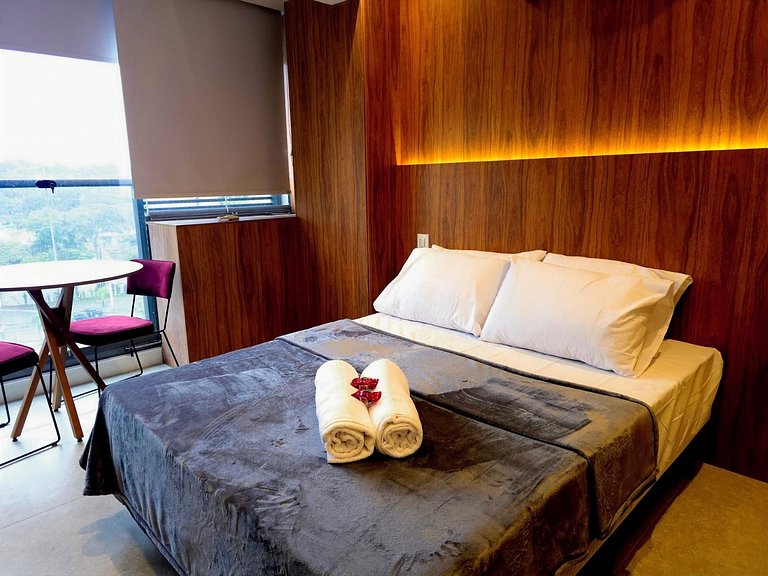 Studio Novo ao lado Metrô Brooklin!