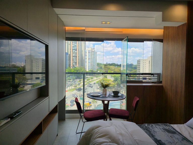 Studio Novo ao lado Metrô Brooklin!