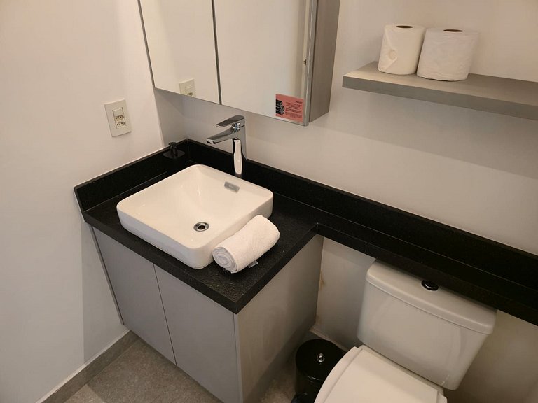 Studio Novo ao lado Metrô Brooklin!