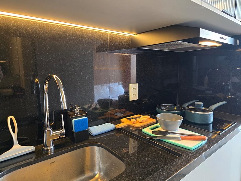 Studio Novo ao lado Metrô Brooklin!