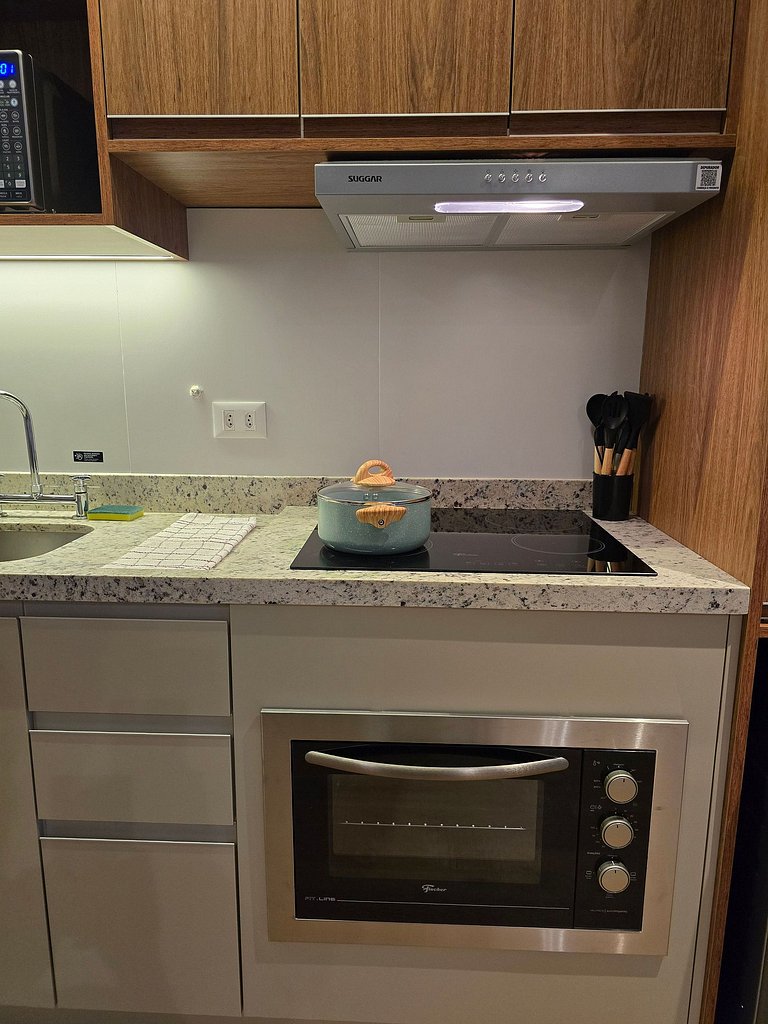 Studio c/ Vaga + Máq. Lavar Roupa - EzTower