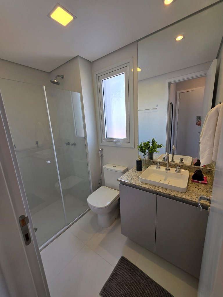 Apart. 2 dormitórios + Máq. Lavar | EzTower