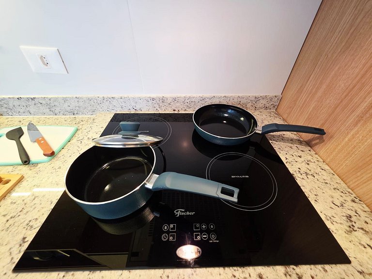 Apart. 2 dormitórios + Máq. Lavar | EzTower